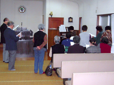 秋津教会聖歌隊練習風景